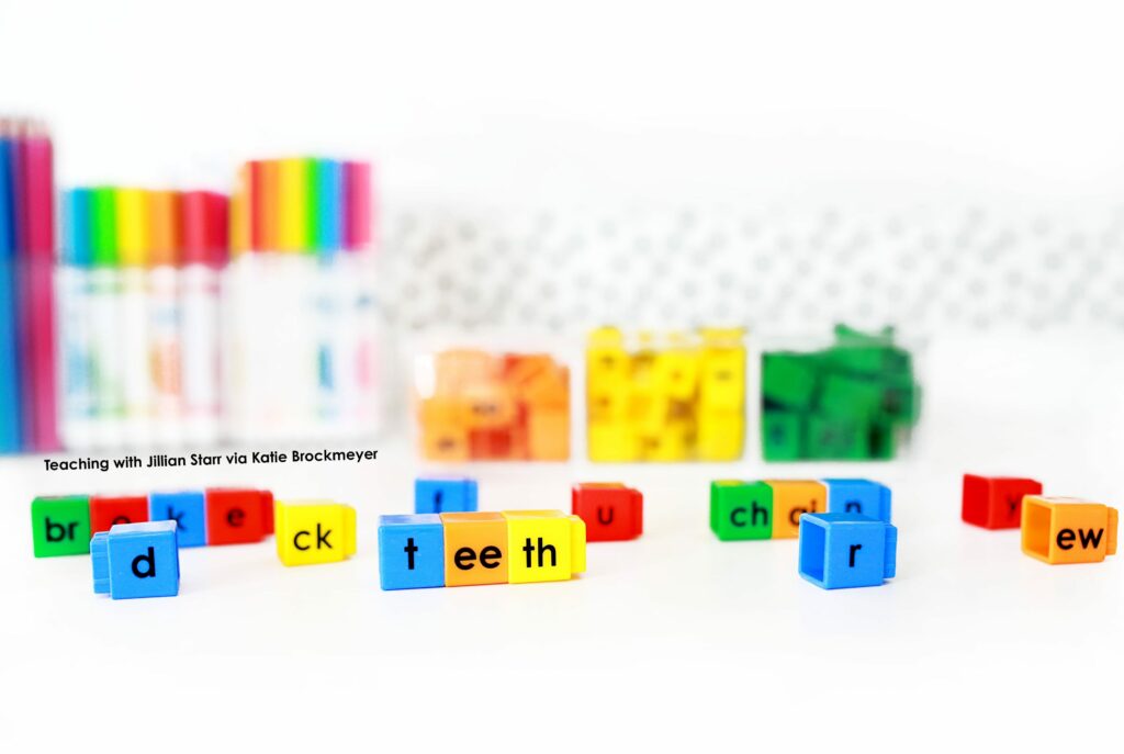 word ladders using phoneme snap cubes